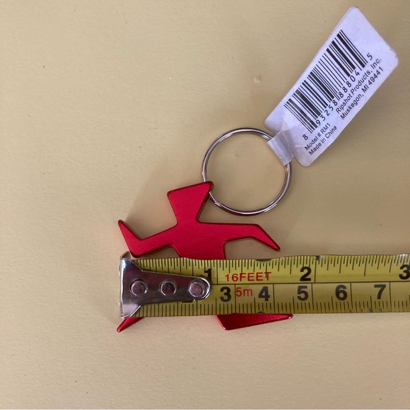 Running man keychain bottle opener red - Picture 3 of 3
